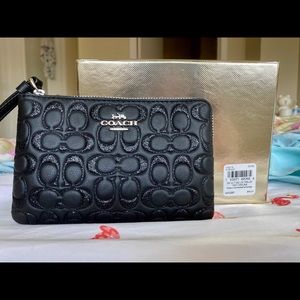 NWT Coach 2020 Embossed Signature Wristlet